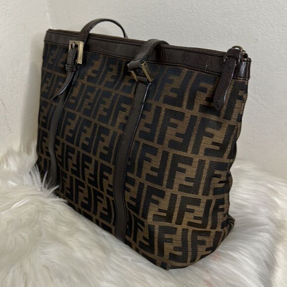 💯Authentic Fendi Zucca Tote Handbag🍀 - Picture 13 of 17
